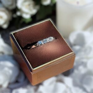 🌺Vintage Sterling & CZ Ring